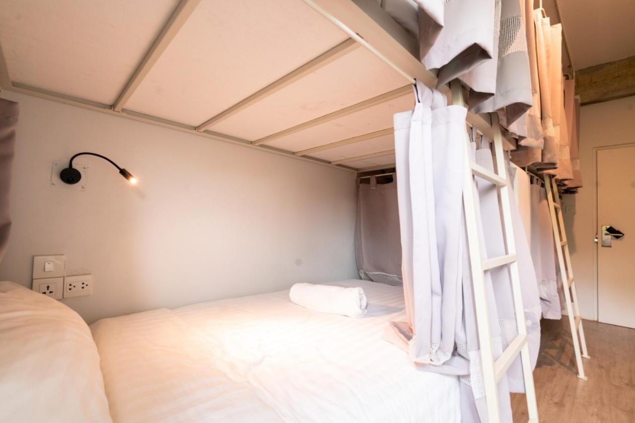 Bedspread Hostel (Adults Only) Bangkok Eksteriør bilde